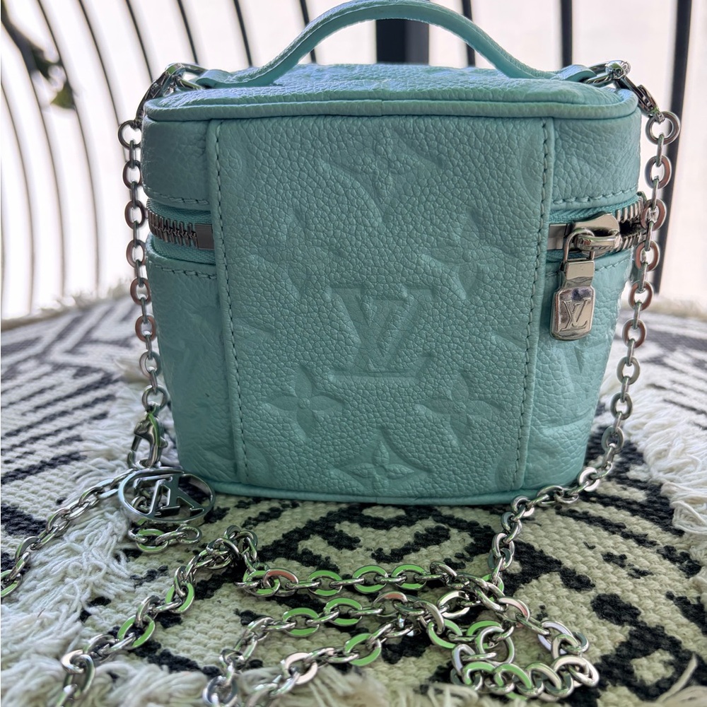 Louis Vuitton micro vanity Bag Pearly Lagoon Turquoise Color Rare Like New - Picture 4 of 10